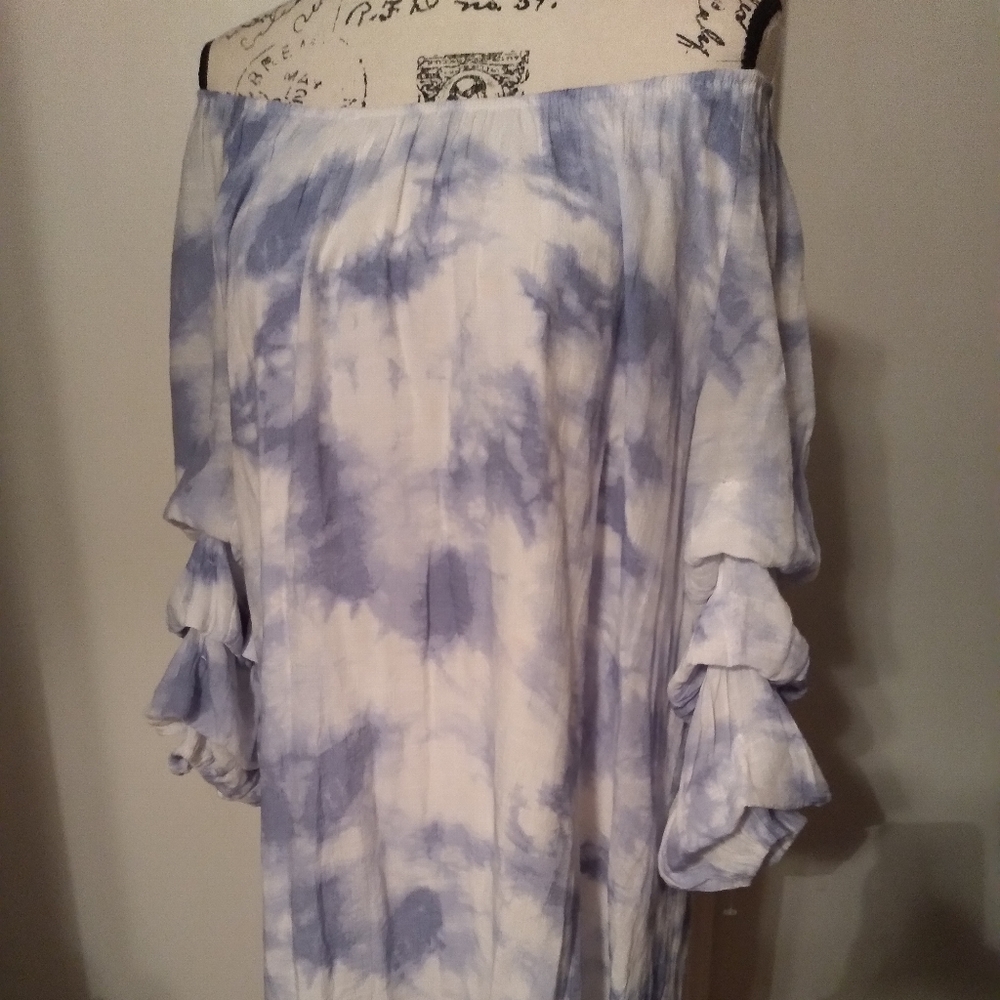Women's off-the-shoulder dress